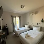Отель Mellow 2*